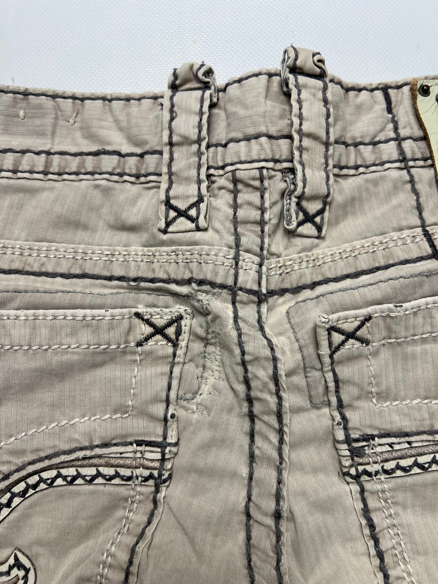 Rock Revival Straight | 32 (M)