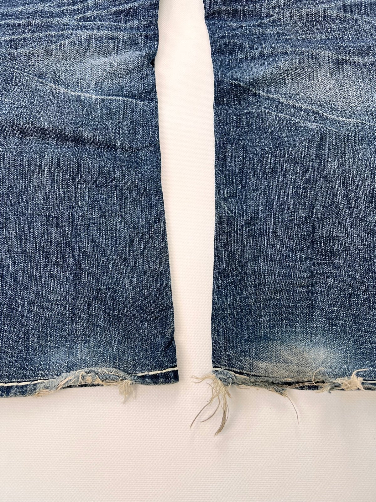 True Religion Bobby Super T Straight | W29 - ZAZA resell