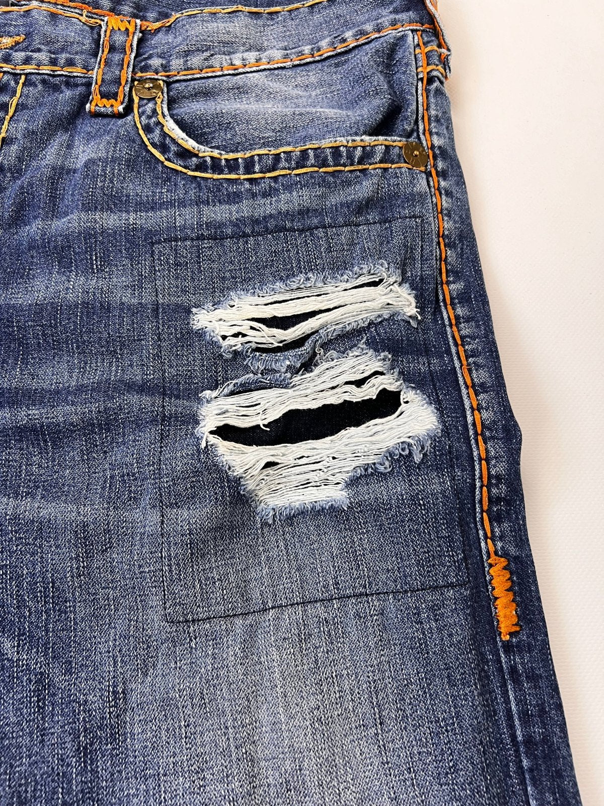 True Religion Geno Relaxed Slim Jeans | W38 - ZAZA resell