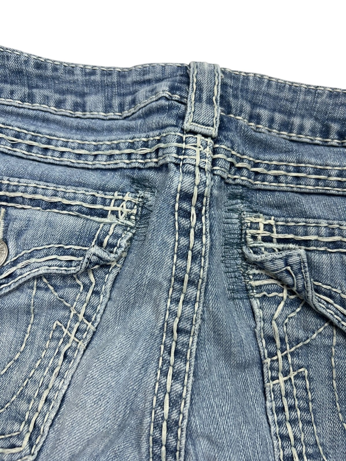 True Religion Low Rise Straight | W29 - ZAZA resell