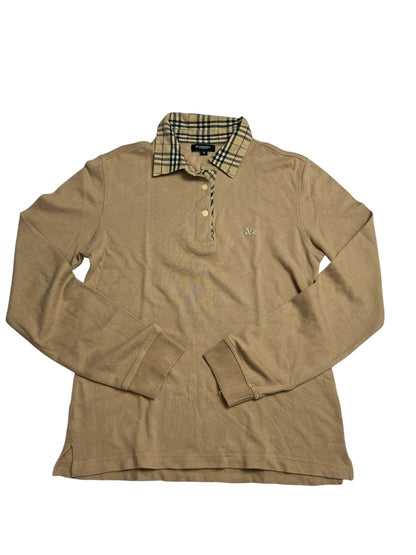 Burberry Longsleeve in Größe M von ZAZA resell, beige mit kariertem Kragen, kleines Brustlogo, Zustand 9/10, abgebildet auf weißem Hintergrund.