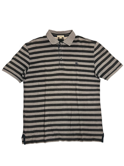Burberry Polo Shirt | M von ZAZA resell: Kurzärmeliges Polo mit Kragen und schwarzen und grauen Querstreifen, Dreiknopfleiste, kleines Brustlogo, Zustand 9, Labelgröße M.