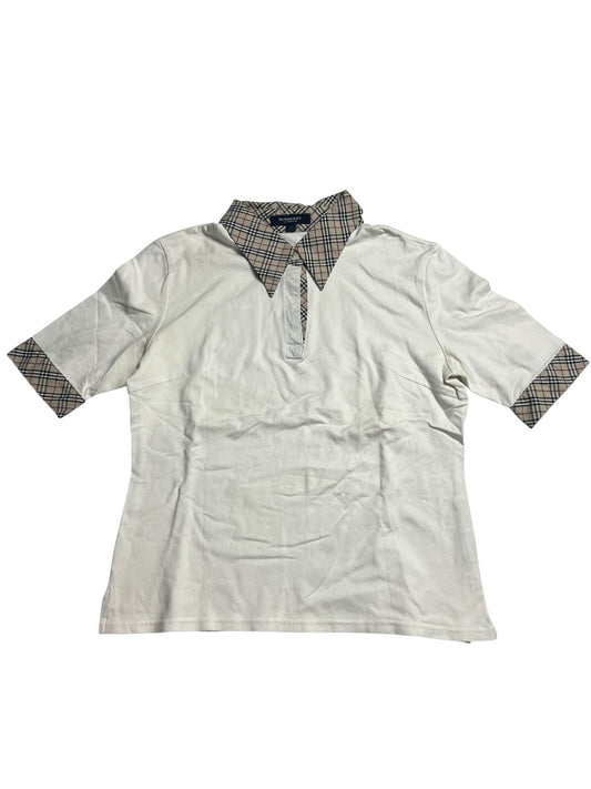 Burberry Polo Shirt | XS von ZAZA resell: Weißes Kurzarm-Polo mit kariertem Kragen und Ärmelbesatz, Zustand 8/10. Flachgelegt auf weißem Hintergrund. Maße in cm auf Anfrage erhältlich.