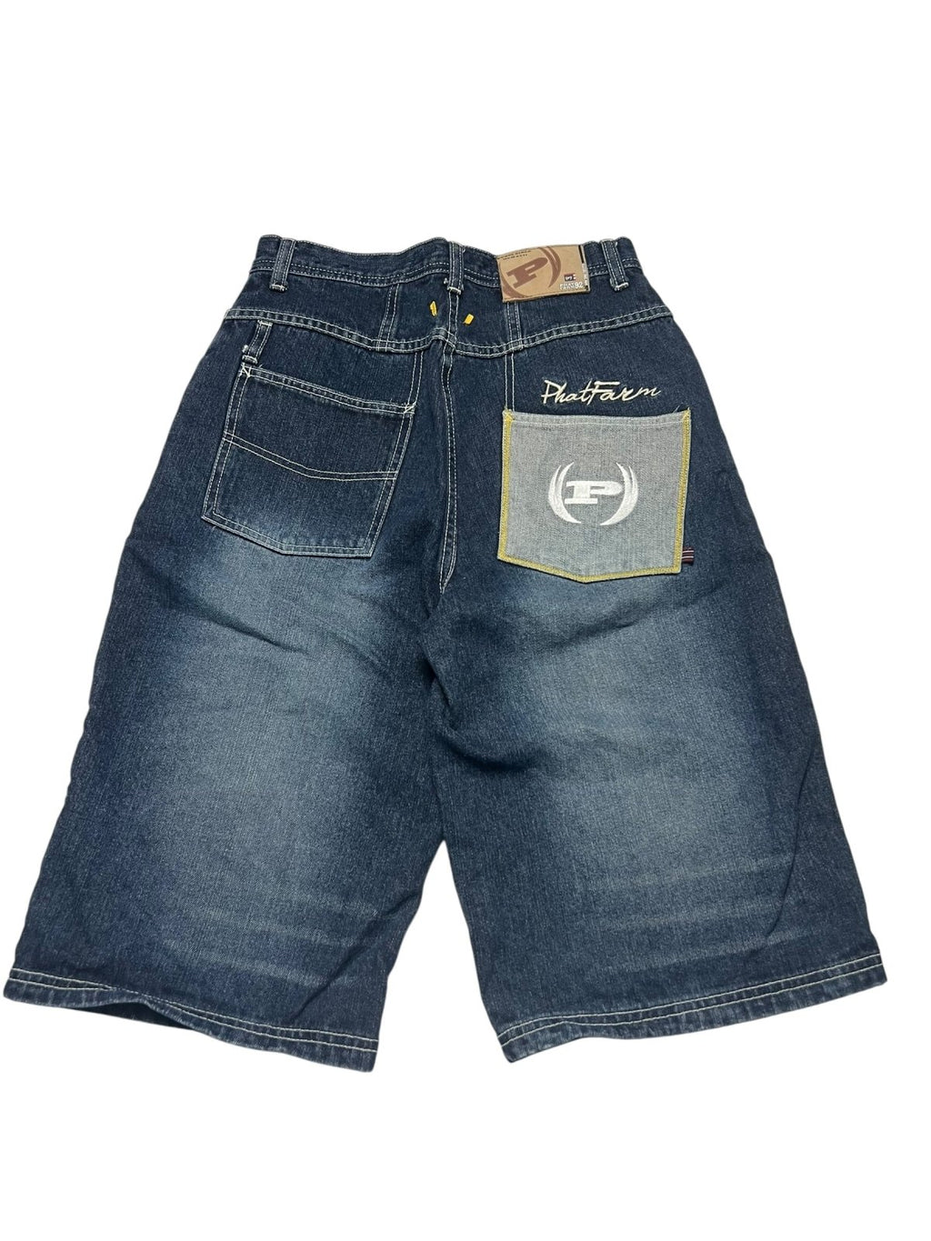 Phat Farm Shorts | S - ZAZA resell