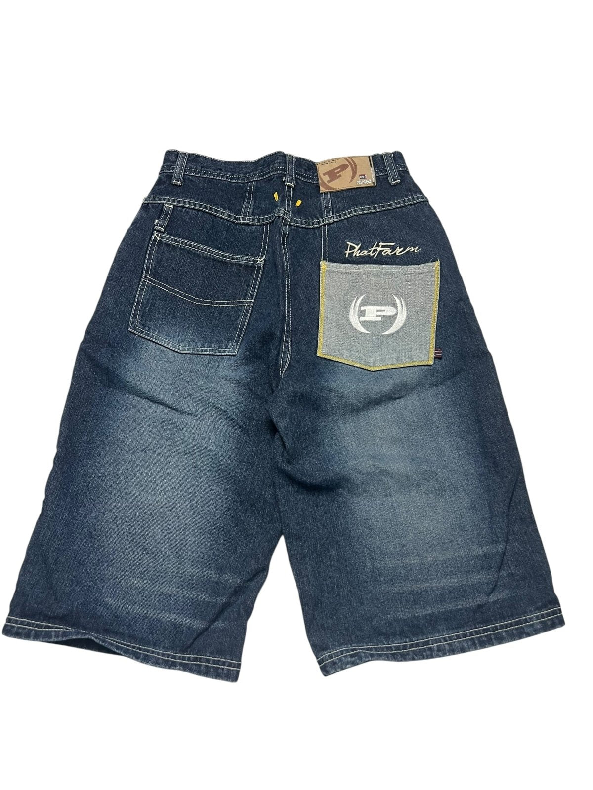 Phat Farm Shorts | S - ZAZA resell