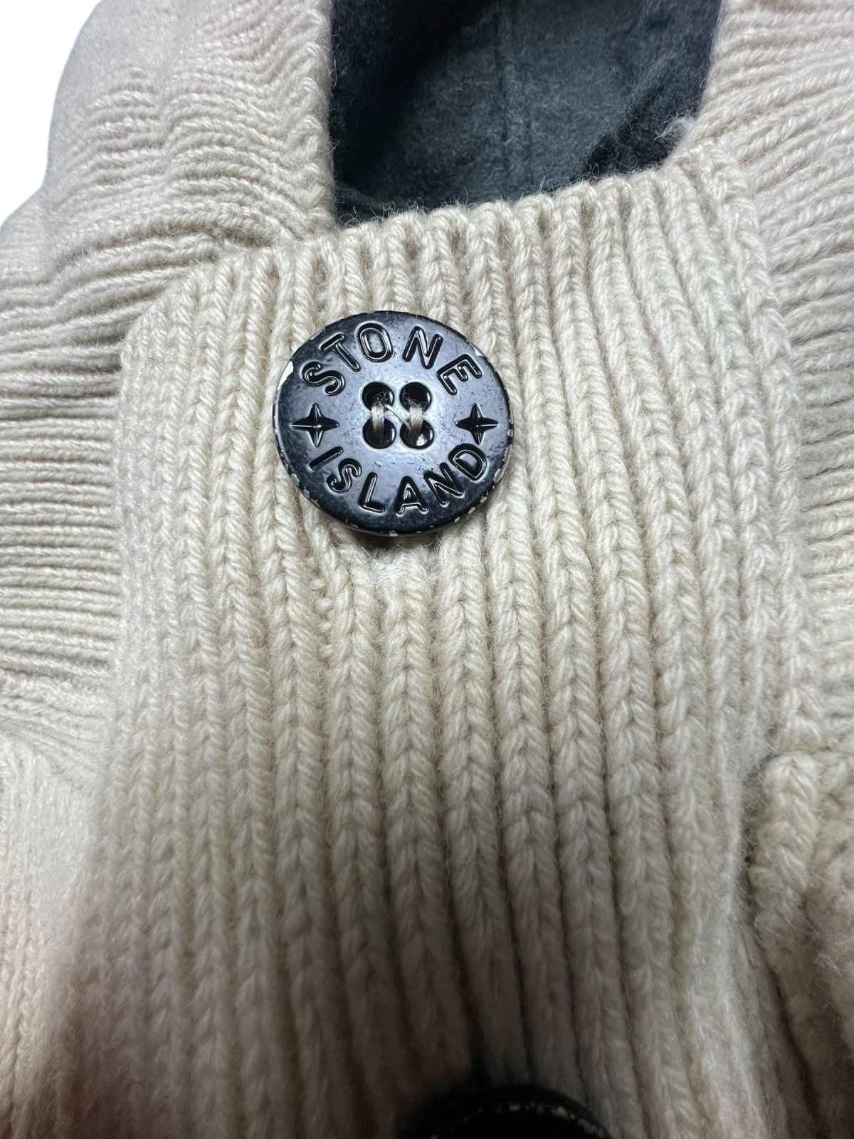 Stone Island Knit Cardigan | L - ZAZA resell